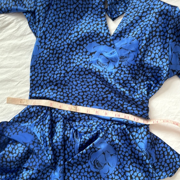 Satin peplum 80’s long sleeve midi dress - Picture 7 of 8